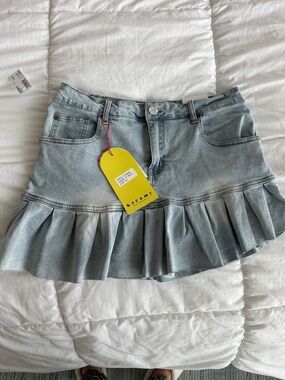Pleated Light Blue Denim Skort with Tag